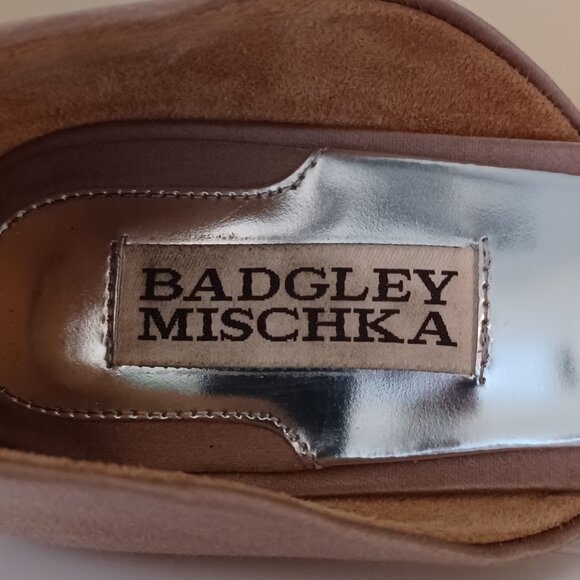 EUC Badgley Mischka Champagne/Taupe Satin Jeweled Open Toe Pumps 6.5 - Picture 11 of 12